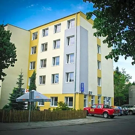 24 Bromberg